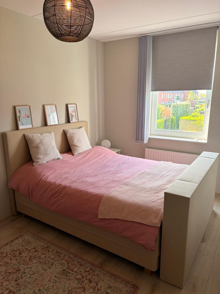 Swiss Sense boxspring met elektrisch onderstel en TV meubel, Huis en Inrichting, Slaapkamer | Complete slaapkamers, Ophalen, Gebruikt