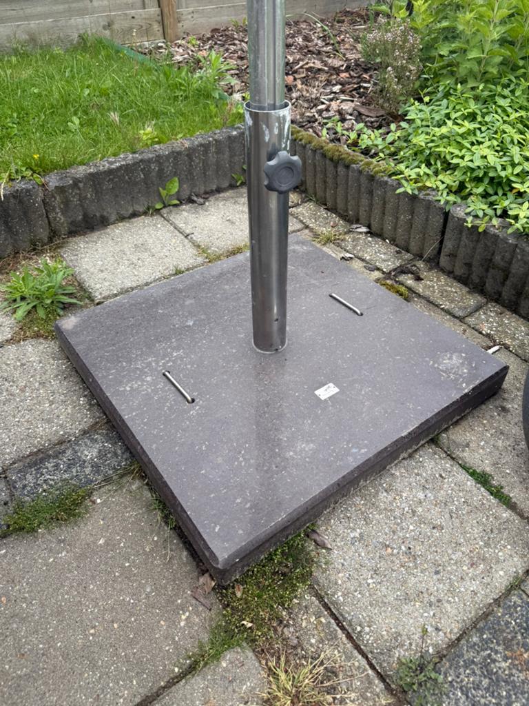 Zwarw stenen parasolpoot, Tuin en Terras, Parasols, Ophalen, Gebruikt, Minder dan 1 meter, Parasolvoet