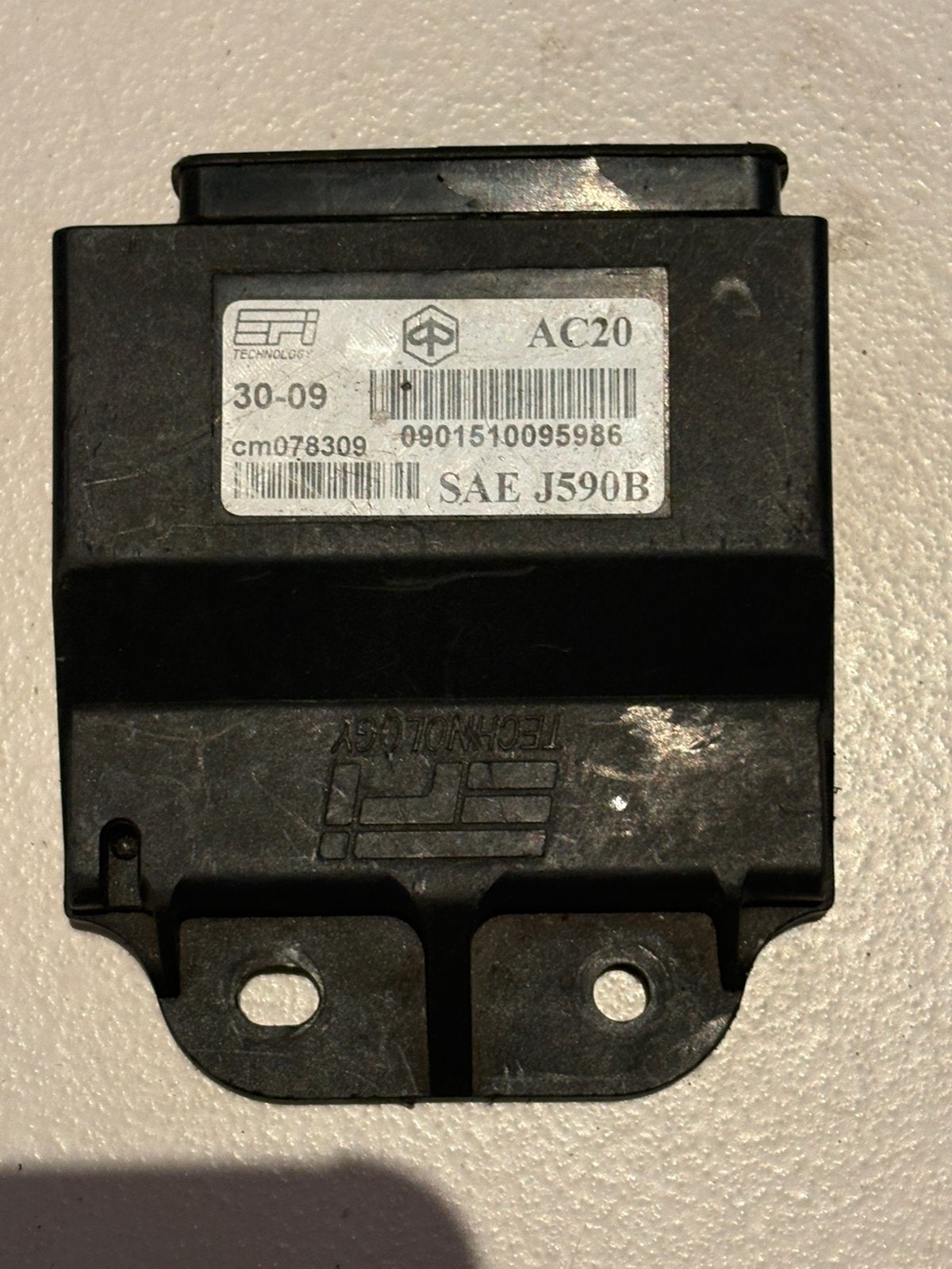 125cc piaggio leader ecu en spaningsregelaar, Ophalen