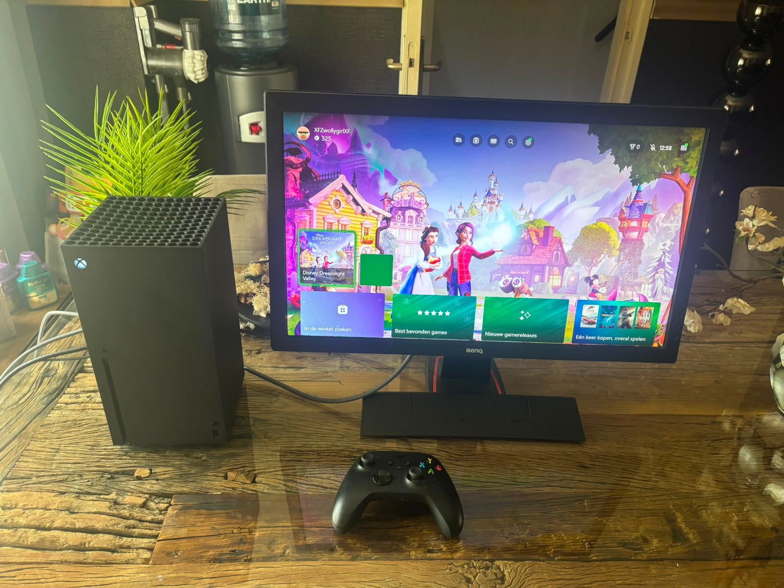 Xbox series X 1TB + Gamescherm (Ruilen?, Spelcomputers en Games, Spelcomputers | Xbox Series X en S, Ophalen, Zo goed als nieuw