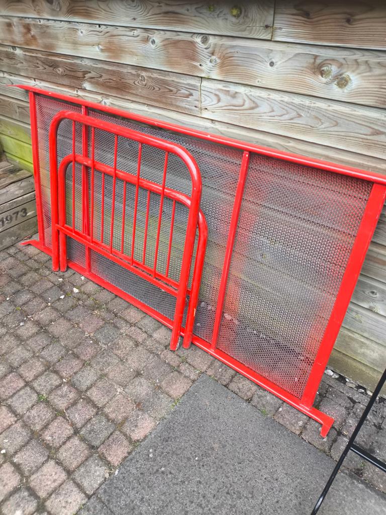 Stalen logeerbed, Huis en Inrichting, Ophalen, Eenpersoons, Metaal, 90 cm