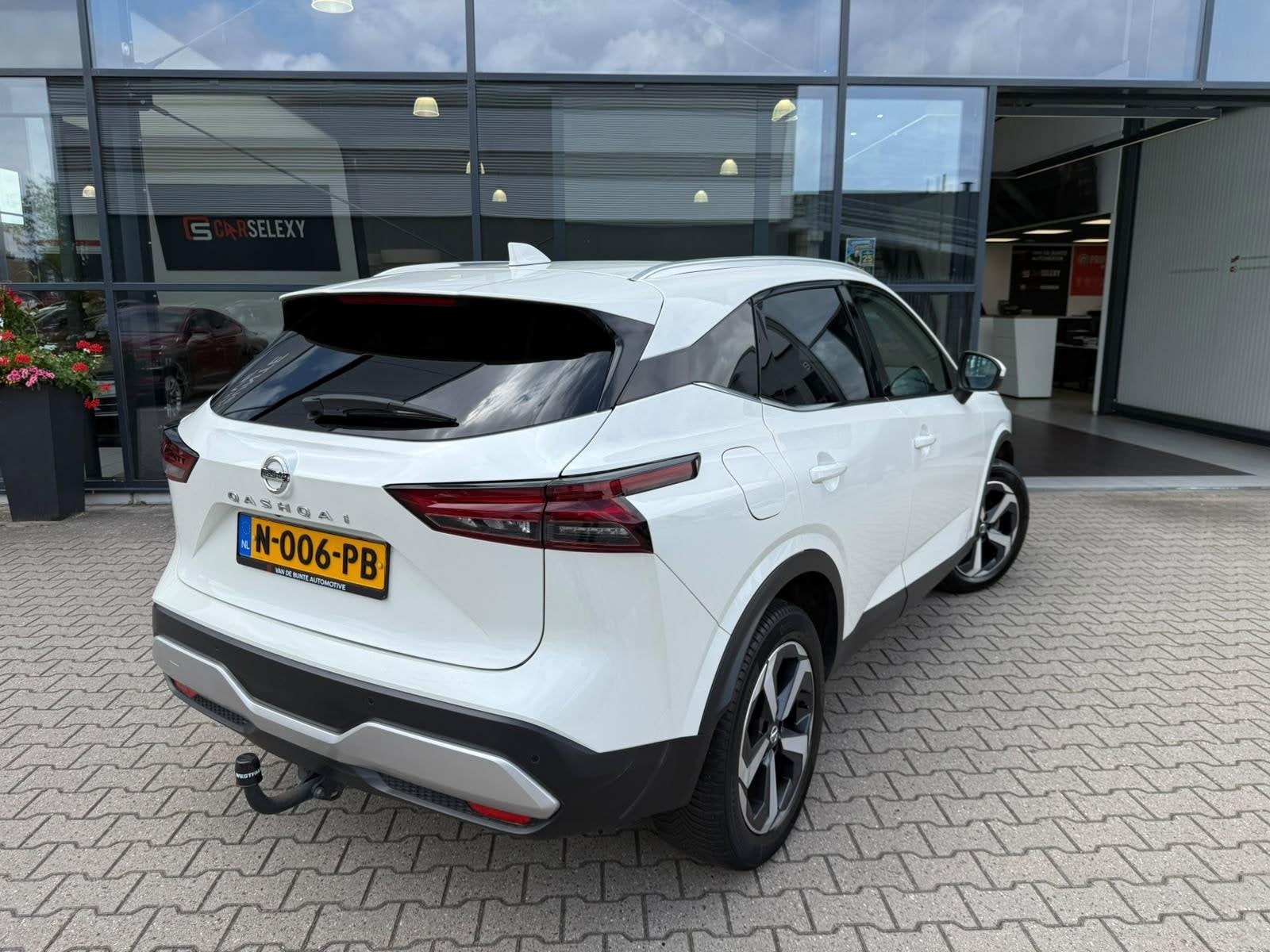 Nissan Qashqai 1.3 MHEV Premiere Edition *Trekhaak & ACC*, Auto's, Voorwielaandrijving, Stof, Gebruikt, Euro 6