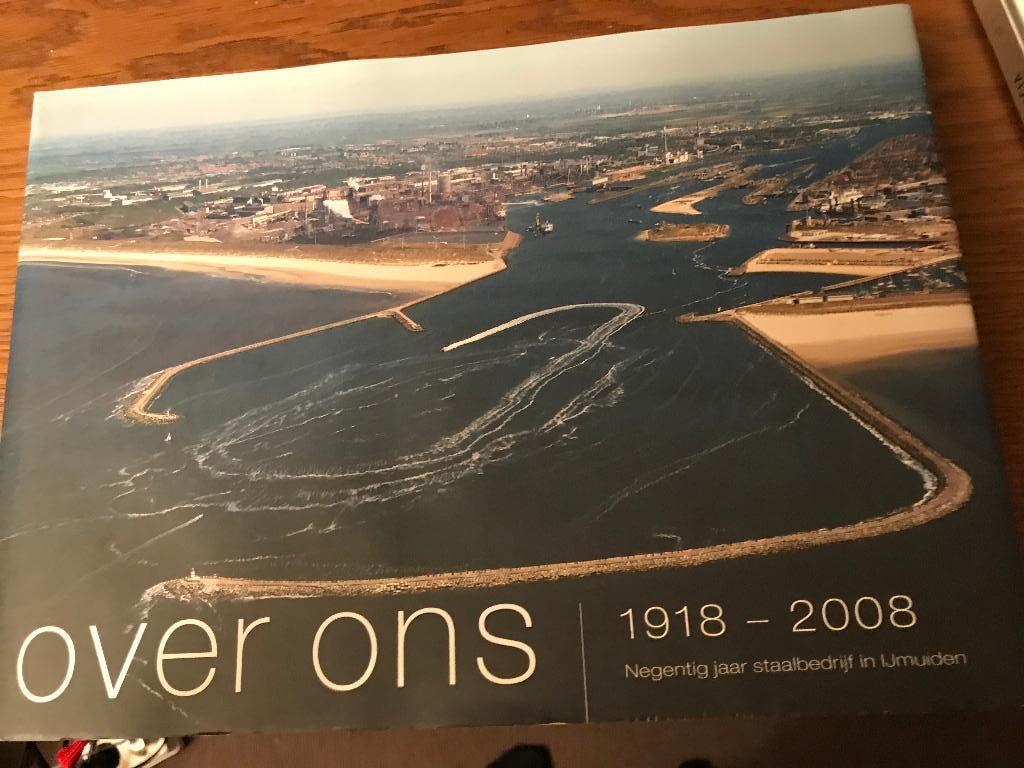 3 jubilea boeken Hoogovens, Ophalen of Verzenden, 20e eeuw of later, Gelezen