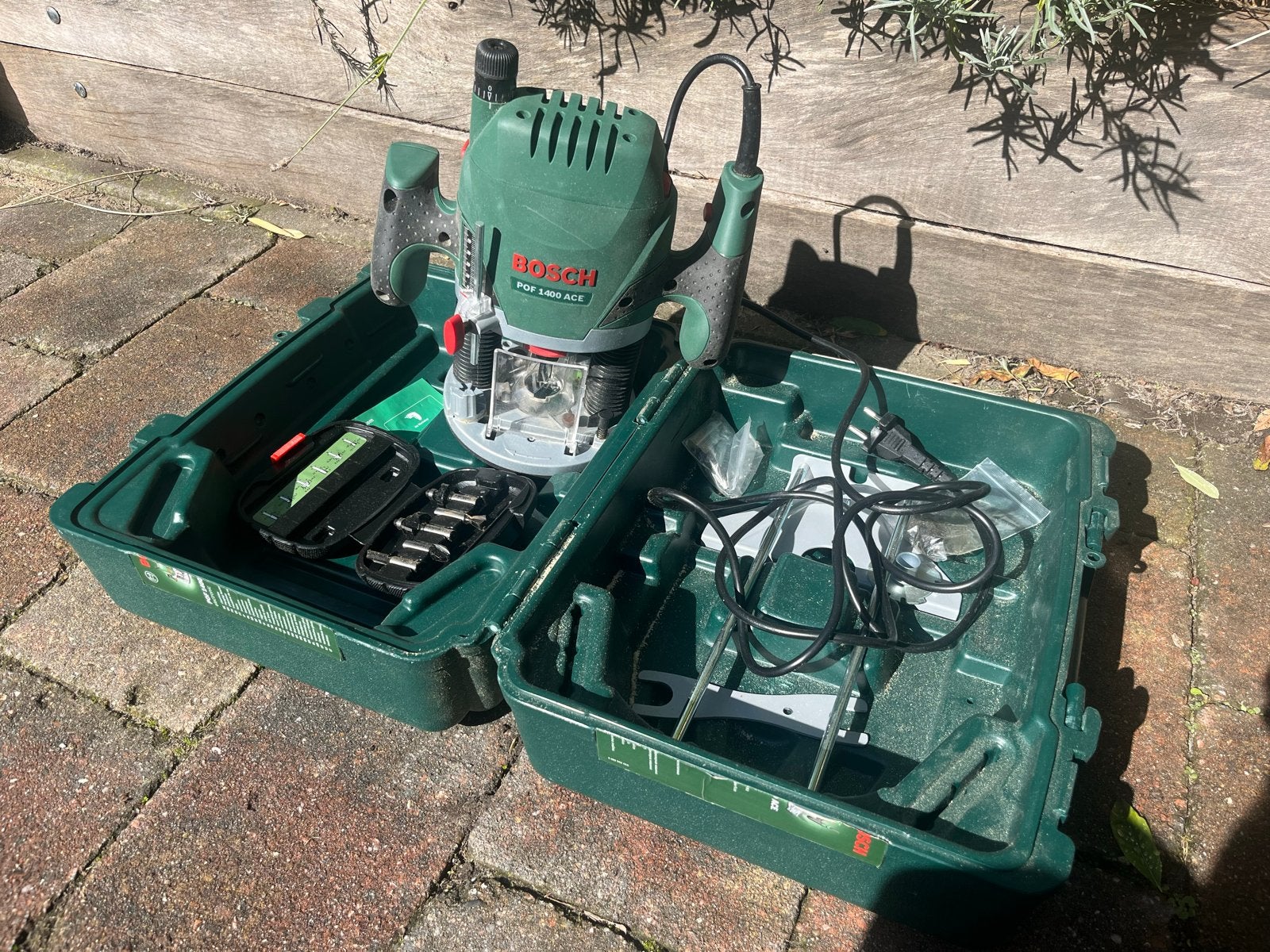 Bosch POF 1400 ACE Bovenfrees - Zo goed als nieuw, Ophalen, Zo goed als nieuw, Elektrisch, Bovenfrees