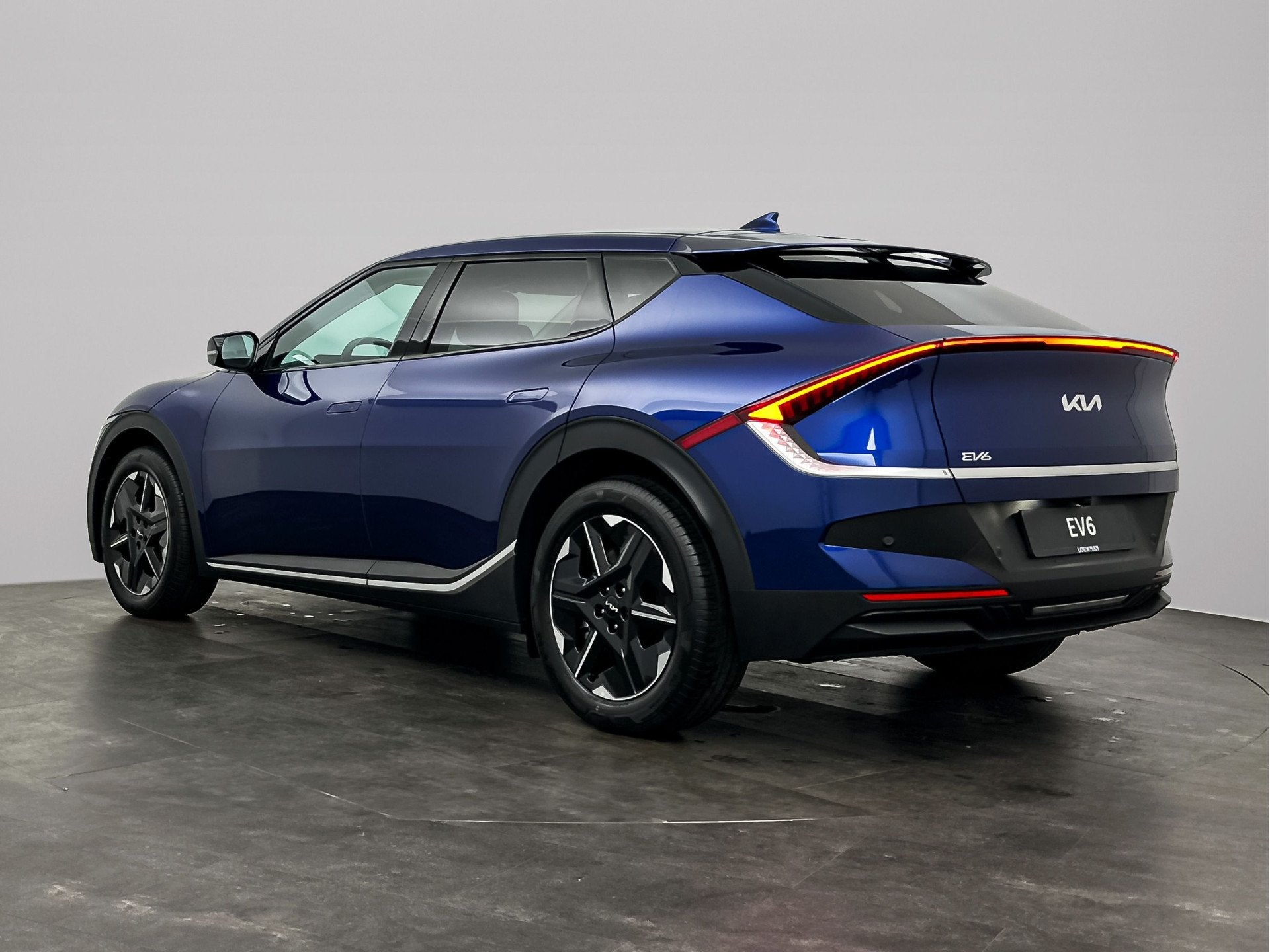 Kia Ev6 Light Edition 63 kWh | stoel en stuur verwarming, Auto's, Automaat, Achterwielaandrijving, Zwart, Blauw