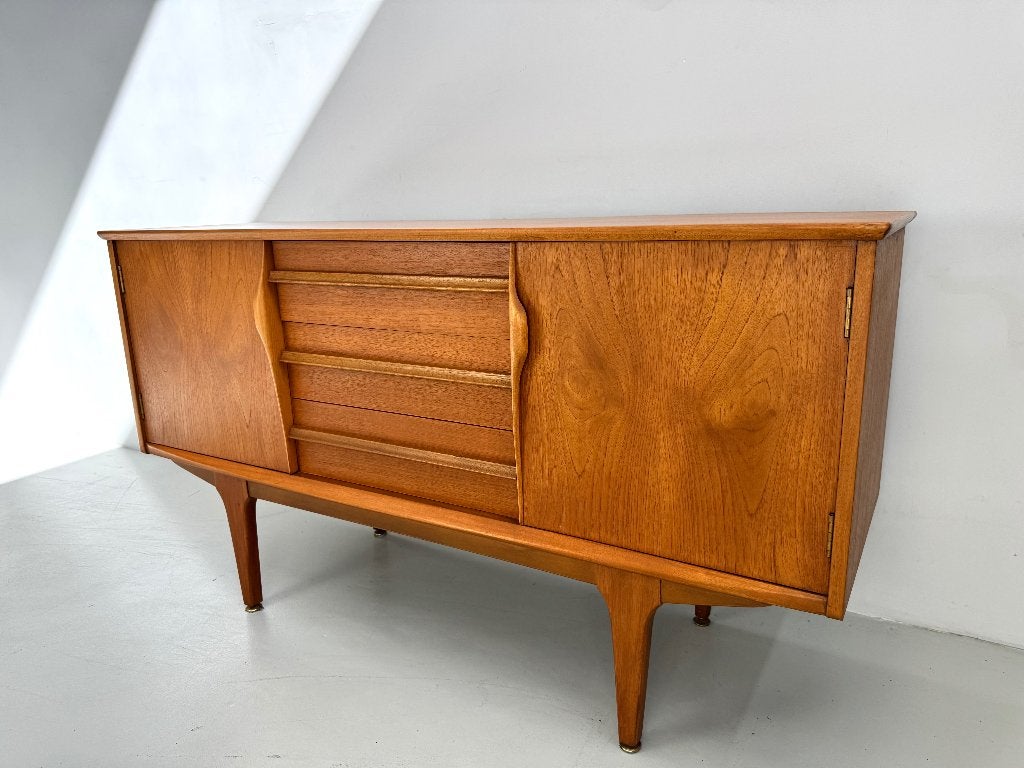 Vintage dressoir Jentique, 150 tot 200 cm, Teakhout, Ophalen of Verzenden, Zo goed als nieuw