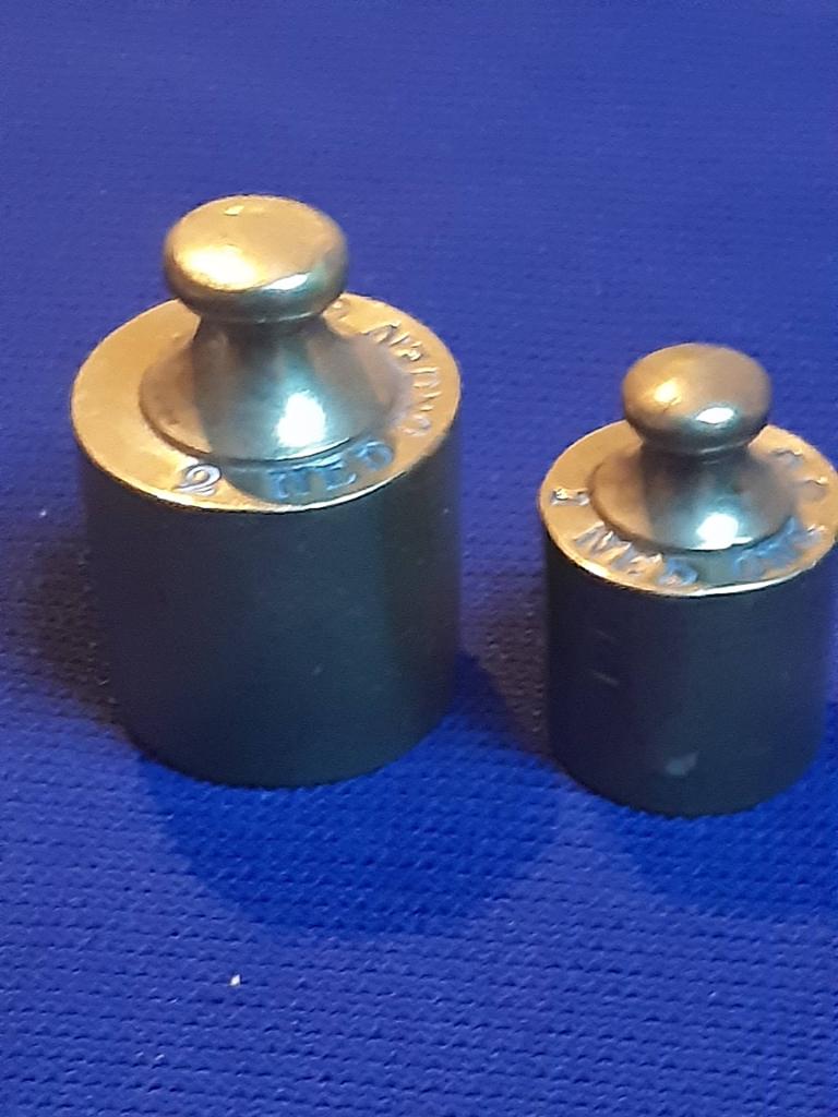 2 koperen gewichtjes, Ophalen of Verzenden