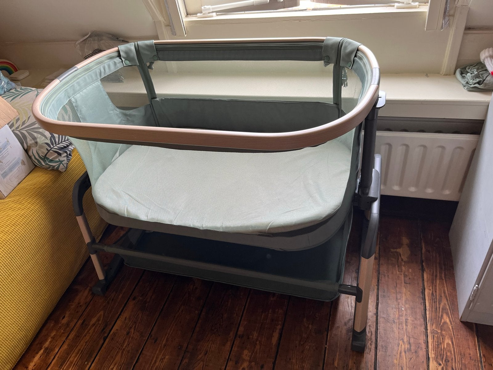 Maxi-Cosi Iora Air Co-sleeper/Wieg met Schommelfunctie, Kinderen en Baby's, Babywiegjes en Ledikanten, Ophalen, Gebruikt, Wieg