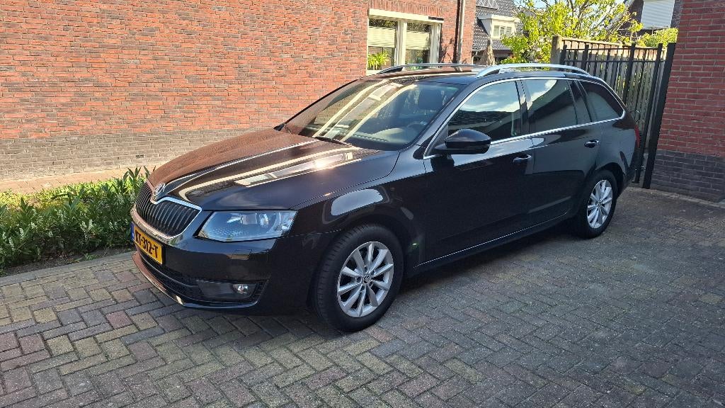 Skoda Octavia Style Business 1.0 TSI DSG-7 trekhaak Canton, Auto's, Stof, Zwart, Origineel Nederlands, Stationwagon