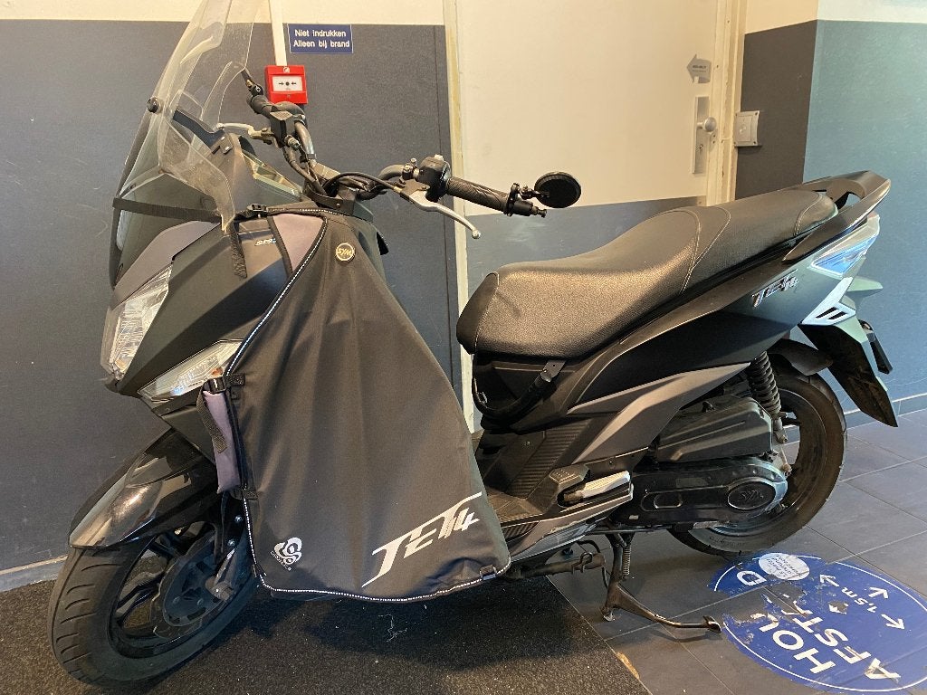 SYM Jet 14 | Zeer nette scooter | ROOF helm incl!, Fietsen en Brommers, Scooters | SYM, Ophalen, Gebruikt, Overige modellen, Maximaal 45 km/u