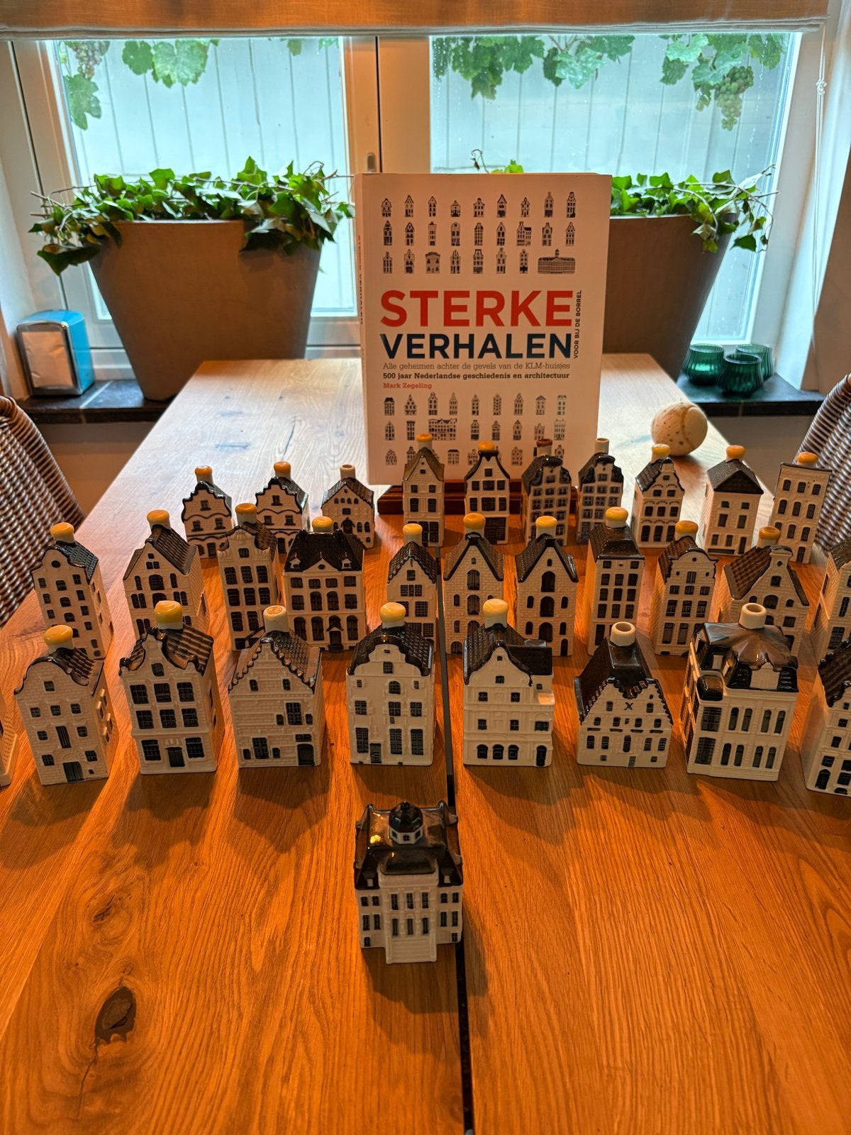 KLM huisjes collectie met boek 'Sterke Verhalen', Verzamelen, Ophalen of Verzenden, Zo goed als nieuw, 81 t/m 91