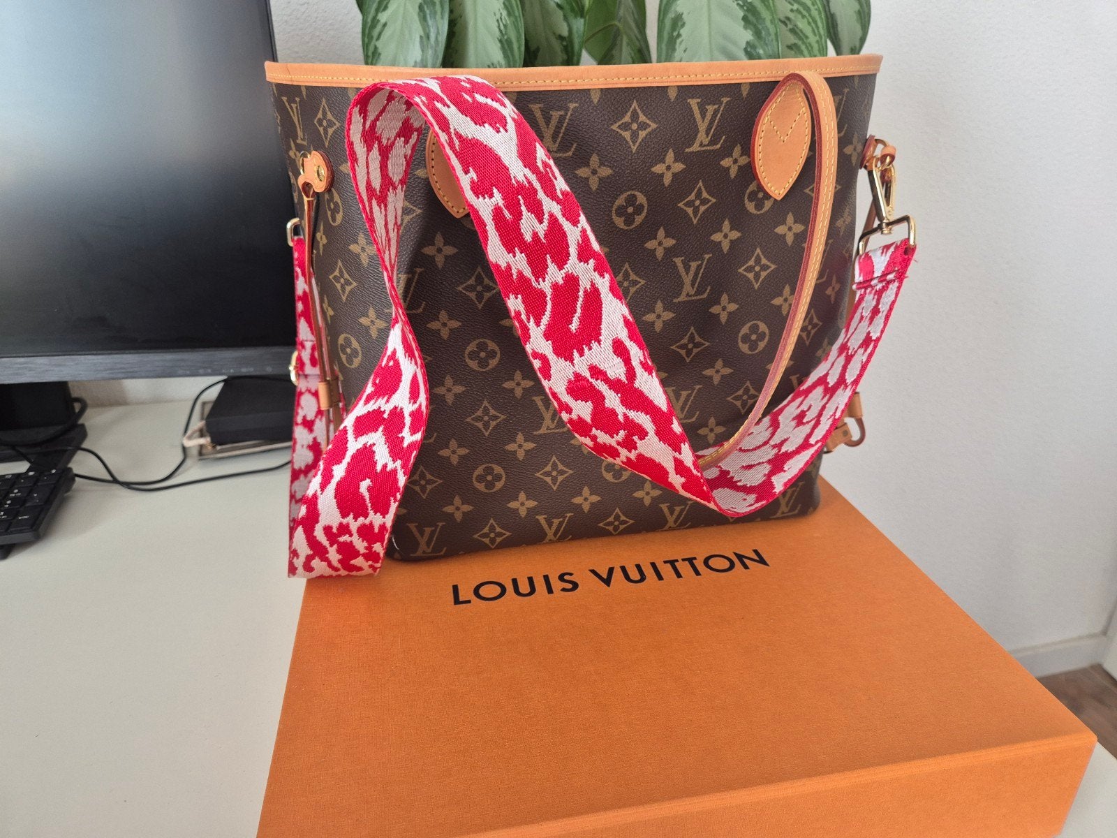Louis Vuitton Neverfull MM Monogram met unieke draagbanden, Ophalen of Verzenden, Zo goed als nieuw, Handtas