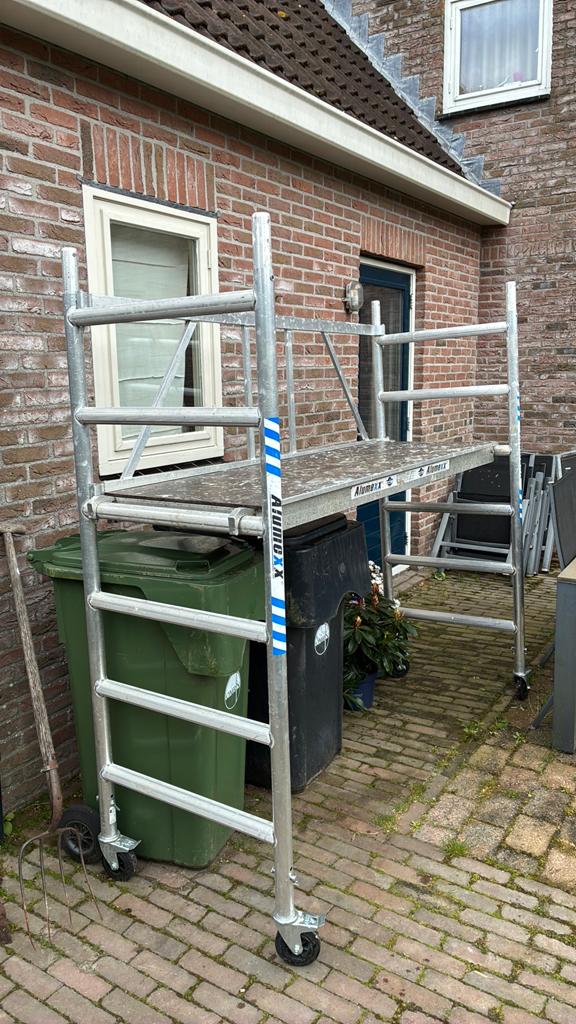 Steiger te huur, Doe-het-zelf en Verbouw, Steigers, Ophalen of Verzenden, Zo goed als nieuw, Rolsteiger of Kamersteiger, 2 tot 5 meter