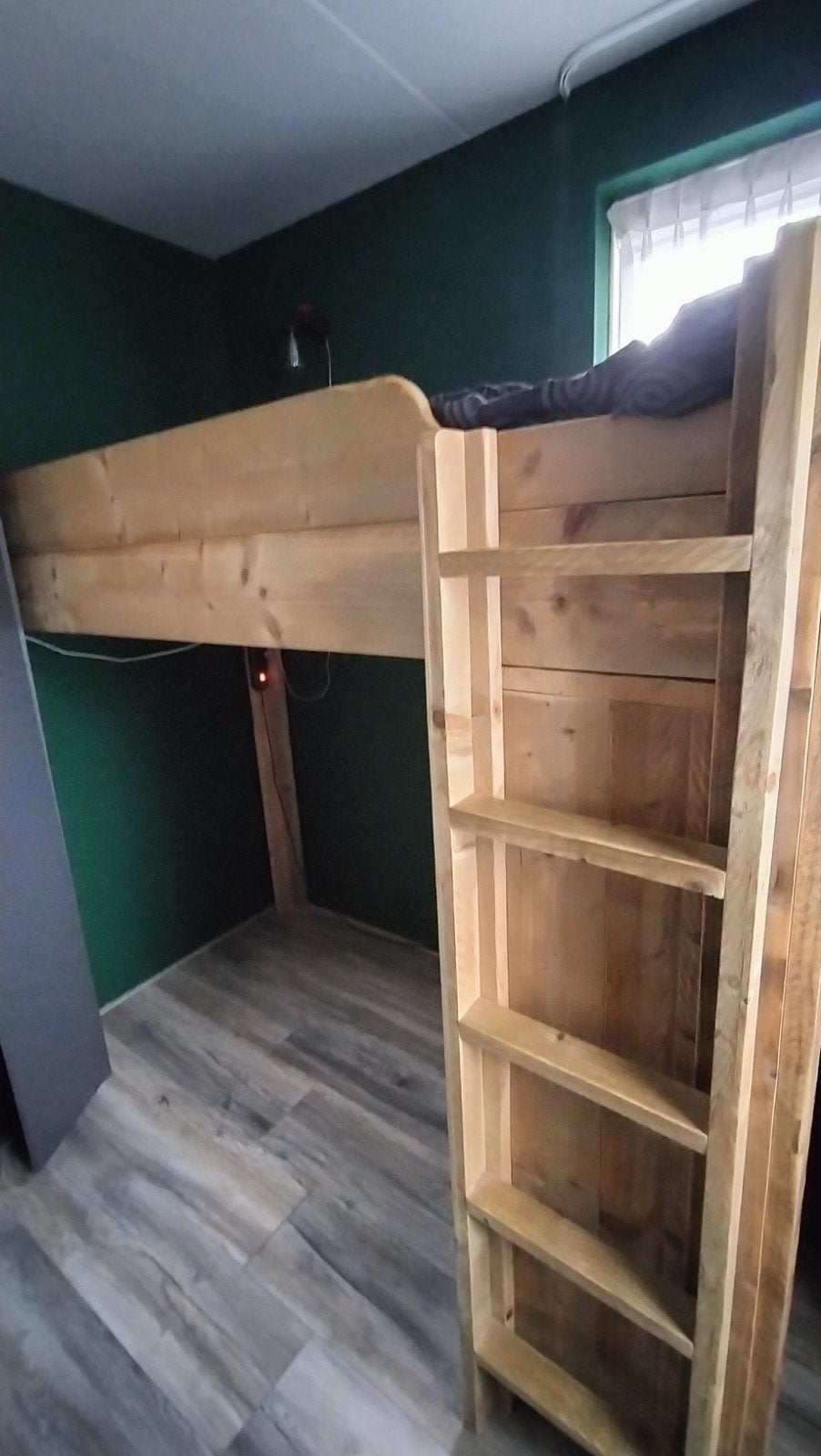 Stevige houten hoogslaper met bureau en opbergruimte, Ophalen, Eenpersoons, Zo goed als nieuw, 200 cm