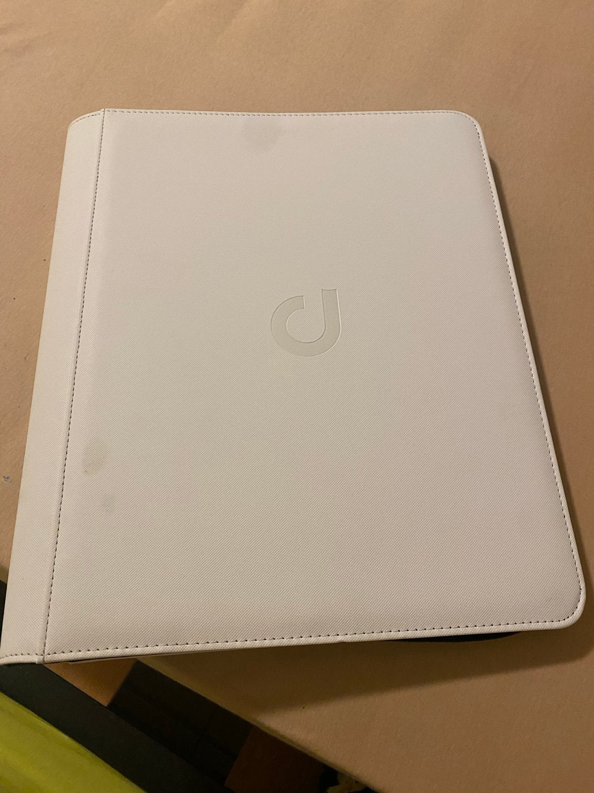 Pokémon hardcase binder 3x3 passen 306 kaarten in, Verzenden, Zo goed als nieuw, Sleeves of Kaarthoesjes, Foil