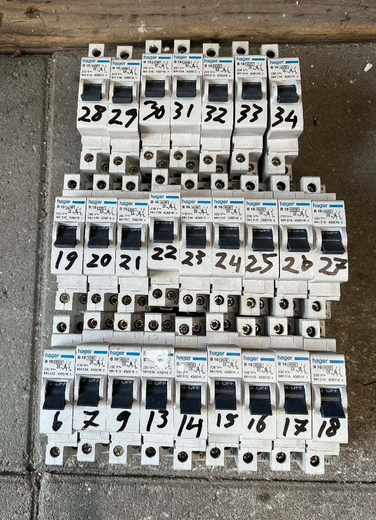 Te koop installatie automaat B-16-25A/ C16-32A, Ophalen, Gebruikt, Overige typen