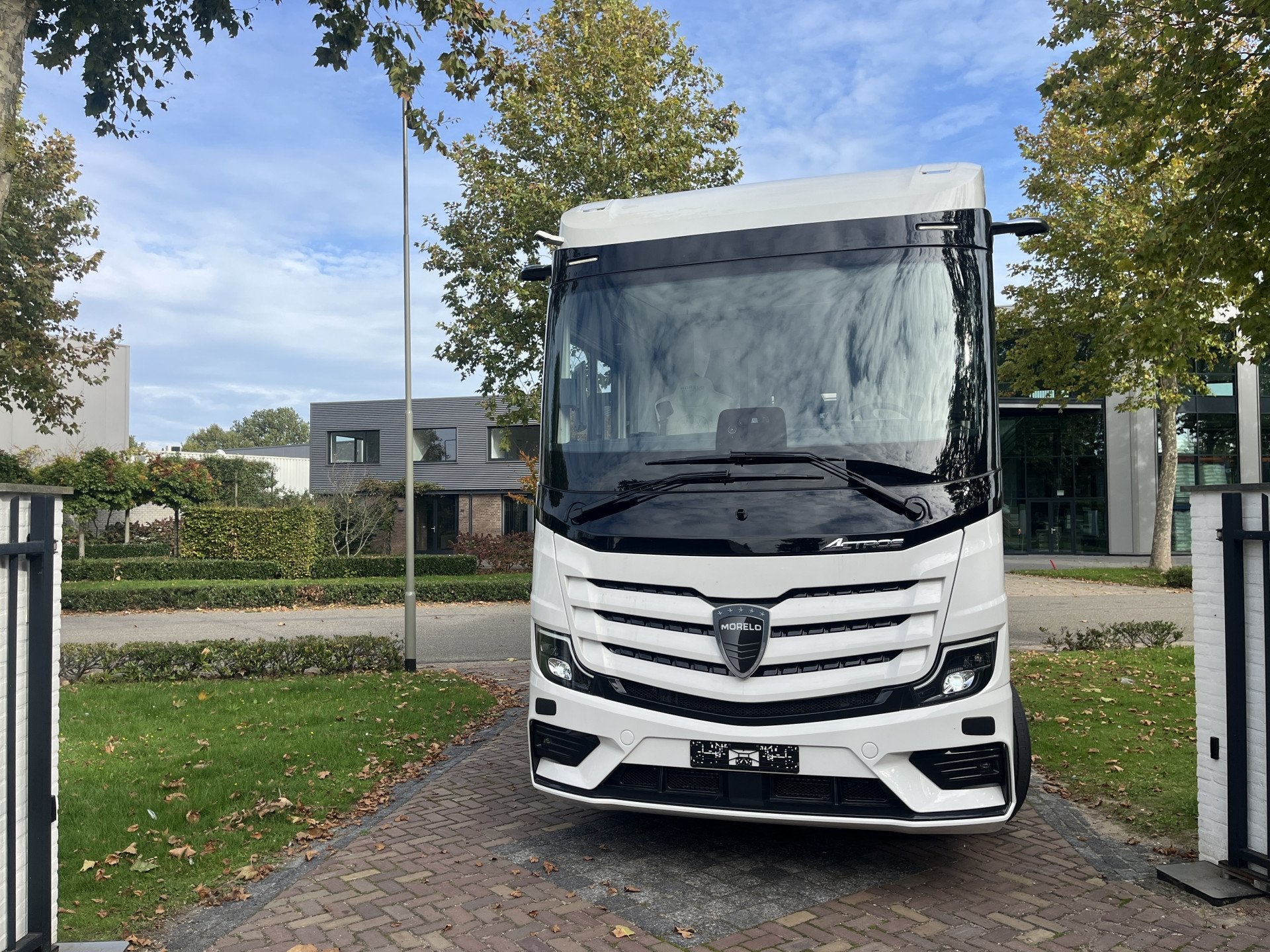 Morelo GRAND EMPIRE 100 GB Smart Garage 2027 Model met Nieuw, 10 meter en meer, Galliersweg 39
5349AT  OSS, NL, Diesel, Mark@niesmannbischoff.nl