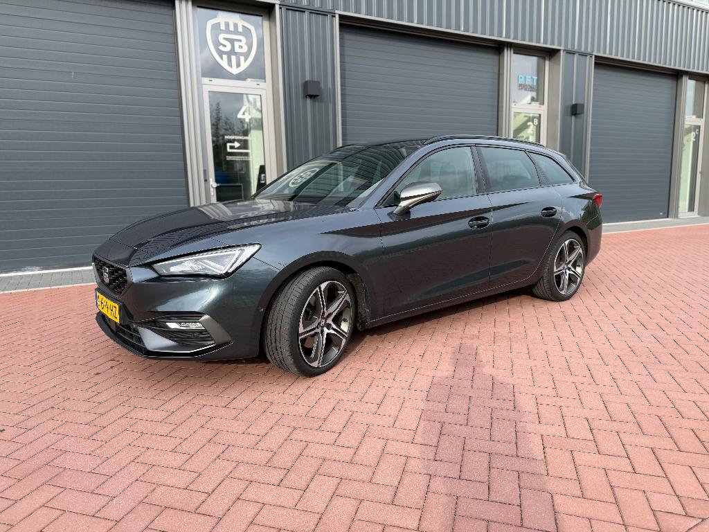 SEAT Leon Sportstourer FR Launch Edition 1.5 eTSI DSG m, Auto's, 1498 cc, Zwart, 4 cilinders, Leon