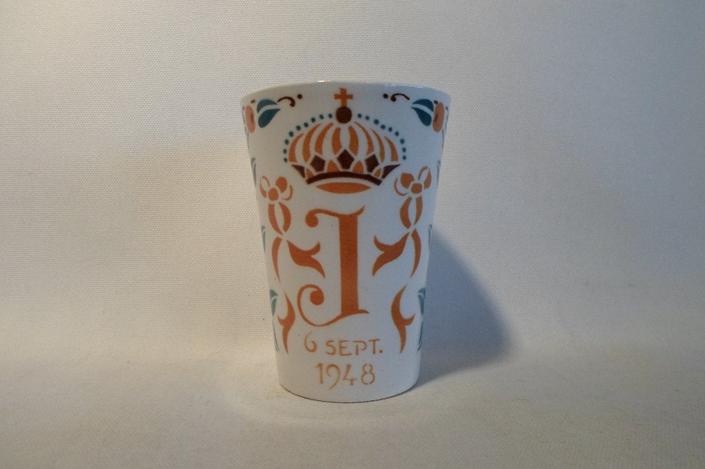 Beker Juliana 6 Sept 1948, Verzamelen, Ophalen of Verzenden, Zo goed als nieuw, Nederland, Servies