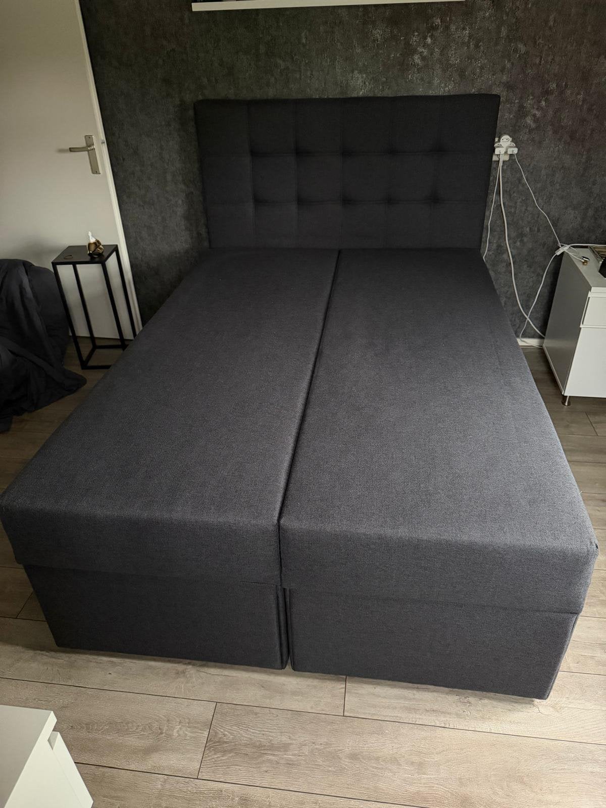 Boxspring 140 x 200 met opbergruimte, Huis en Inrichting, Slaapkamer | Boxsprings, Ophalen, Zo goed als nieuw, Twijfelaar, 200 cm