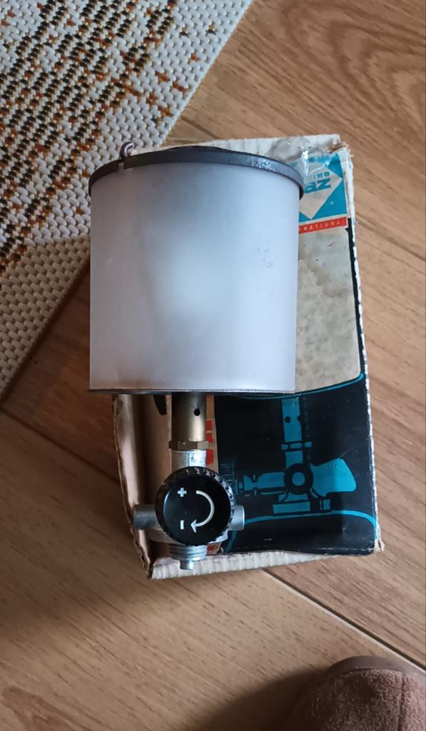 Camping gas lamp., Ophalen