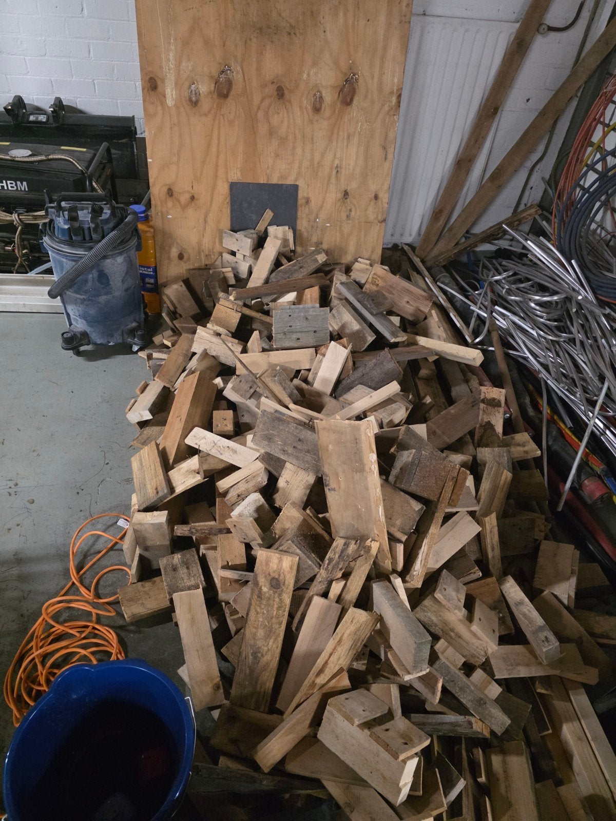 partijtje kapot gezaagde pallets voor een haardkachel binnen, Minder dan 3 m³, Ophalen, Overige houtsoorten