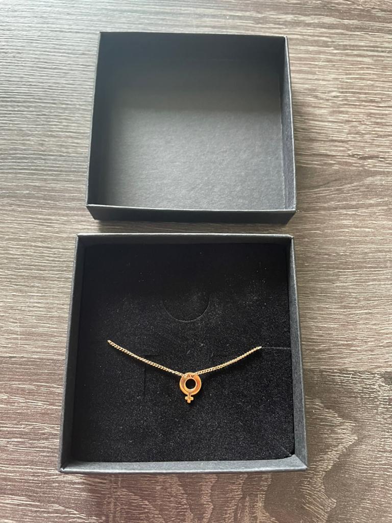 BikinIbiza ketting geelgoud vrouwelijk teken NIEUW, Nieuw, Ophalen of Verzenden, Goud, Overige materialen
