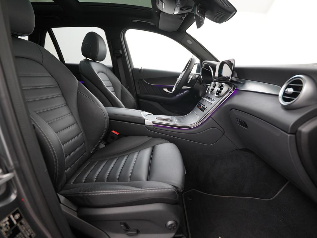 Mercedes-Benz GLC-klasse 300e 4MATIC AMG Night | Panoramadak, Auto's, Mercedes-Benz, Automaat, 12 maanden, 14 kWh, Gebruikt