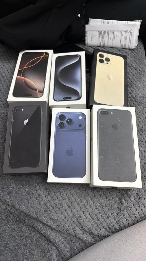 Een doos kost 5 euro, Telecommunicatie, Mobiele telefoons | Apple iPhone, Ophalen of Verzenden, Gebruikt