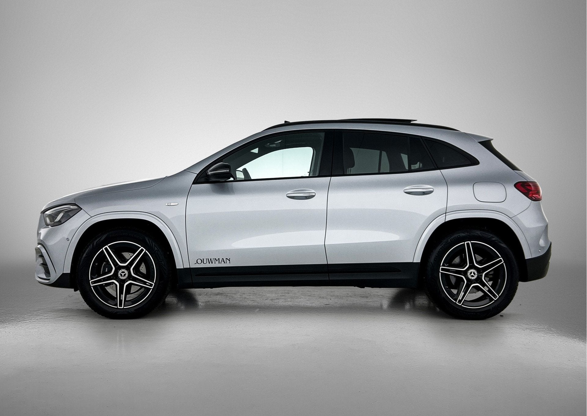 Mercedes-Benz GLA 250 e Business Solution AMG | Trekhaak | S, 12 maanden, 4 cilinders, Bedrijf, Hybride Elektrisch/Benzine