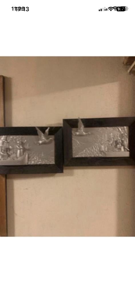2 metalen postduivenreliefs 1952-1957 P.D.V ‘t Centrum, Postduif