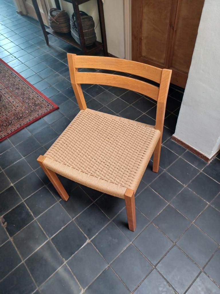 2 x Moller-stoelen model 401met nieuw papercord, Huis en Inrichting, Stoelen, Ophalen, Twee, Bruin, Vintage