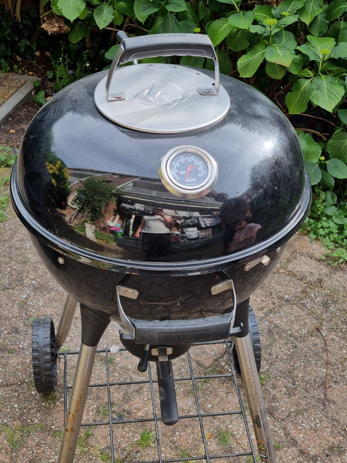 Napoleon houtskoolbarbecue - Zo goed als nieuw, Ophalen, Zo goed als nieuw