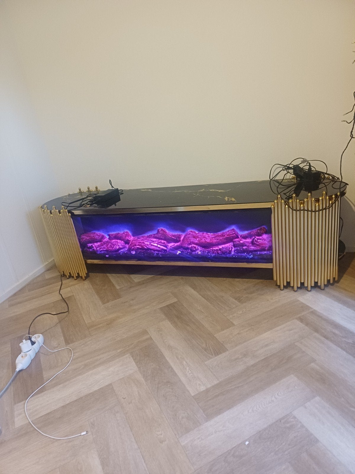 Moderne TV-meubel met elektrische sfeerhaard, Huis en Inrichting, 50 – 75, 50 tot 100 cm, Ophalen of Verzenden, Zo goed als nieuw