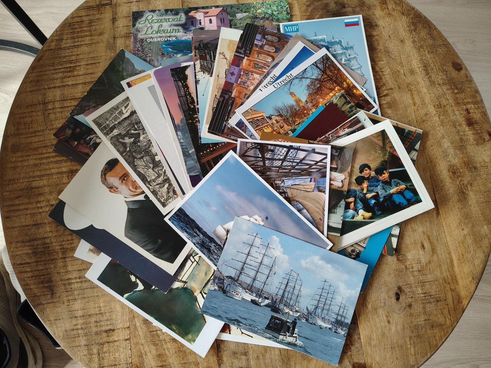 Diverse postkaarten: kerken, schepen, kunst, voetbal, 3D NYC, Ophalen of Verzenden, 1980 tot heden