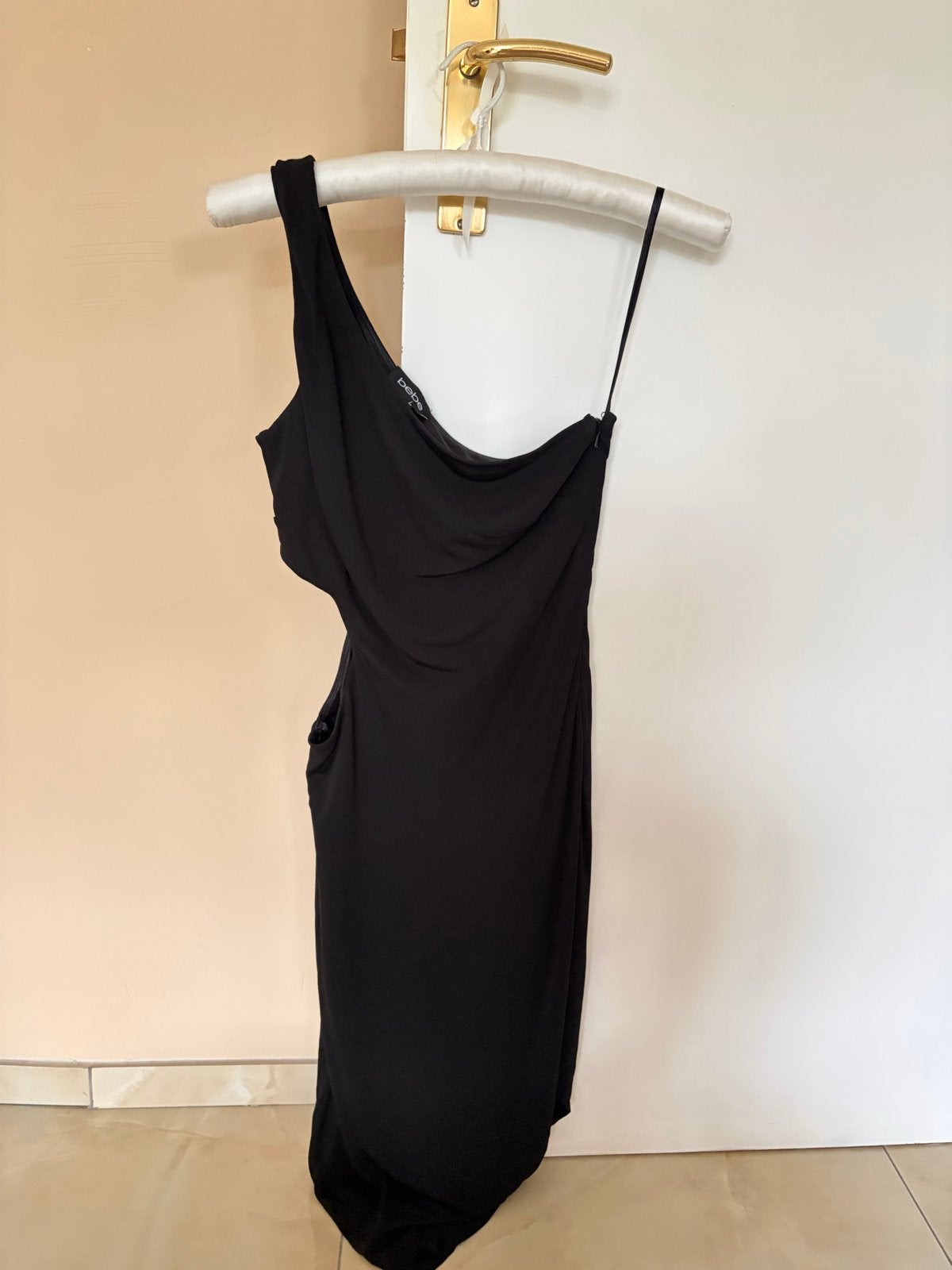 Bebe Zwarte One-Shoulder Jurk met Cut-Outs, Kleding | Dames, Zwart, Ophalen of Verzenden, Zo goed als nieuw, Maat 36 (S)