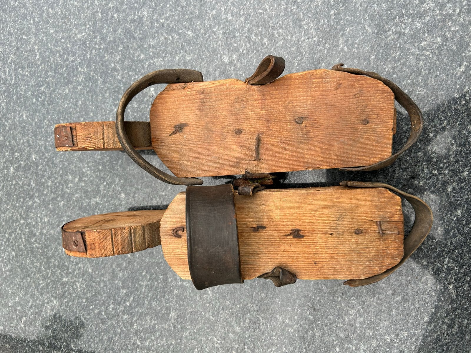 Antieke houten schaatsen uit Oostenrijk, jaren '40-'50, Sport en Fitness, Ophalen of Verzenden, Gebruikt, Overige typen, Overige merken