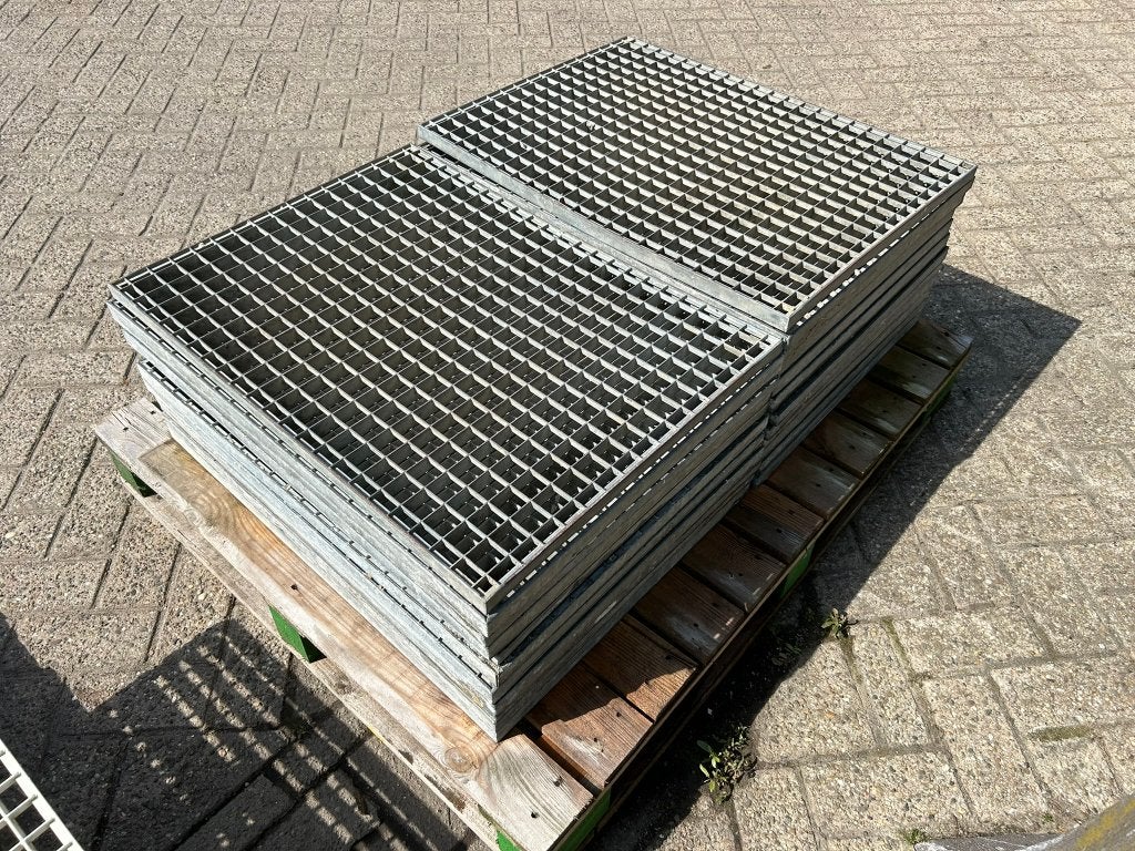 Looprooster/gegalvaniseerde roosters/persrooster 74.5x54.5CM, Doe-het-zelf en Verbouw, Ophalen, Gebruikt