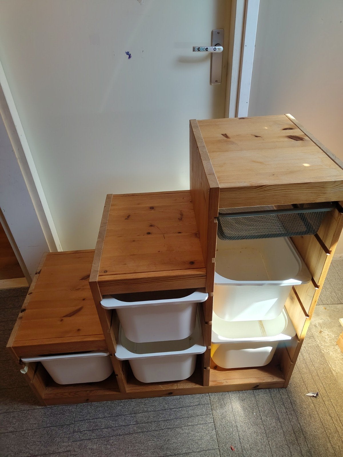 Trofast opbergkast met bakken en twee draadmanden, Huis en Inrichting, Kasten | Ladekasten, Ophalen, 25 tot 50 cm, 50 tot 100 cm