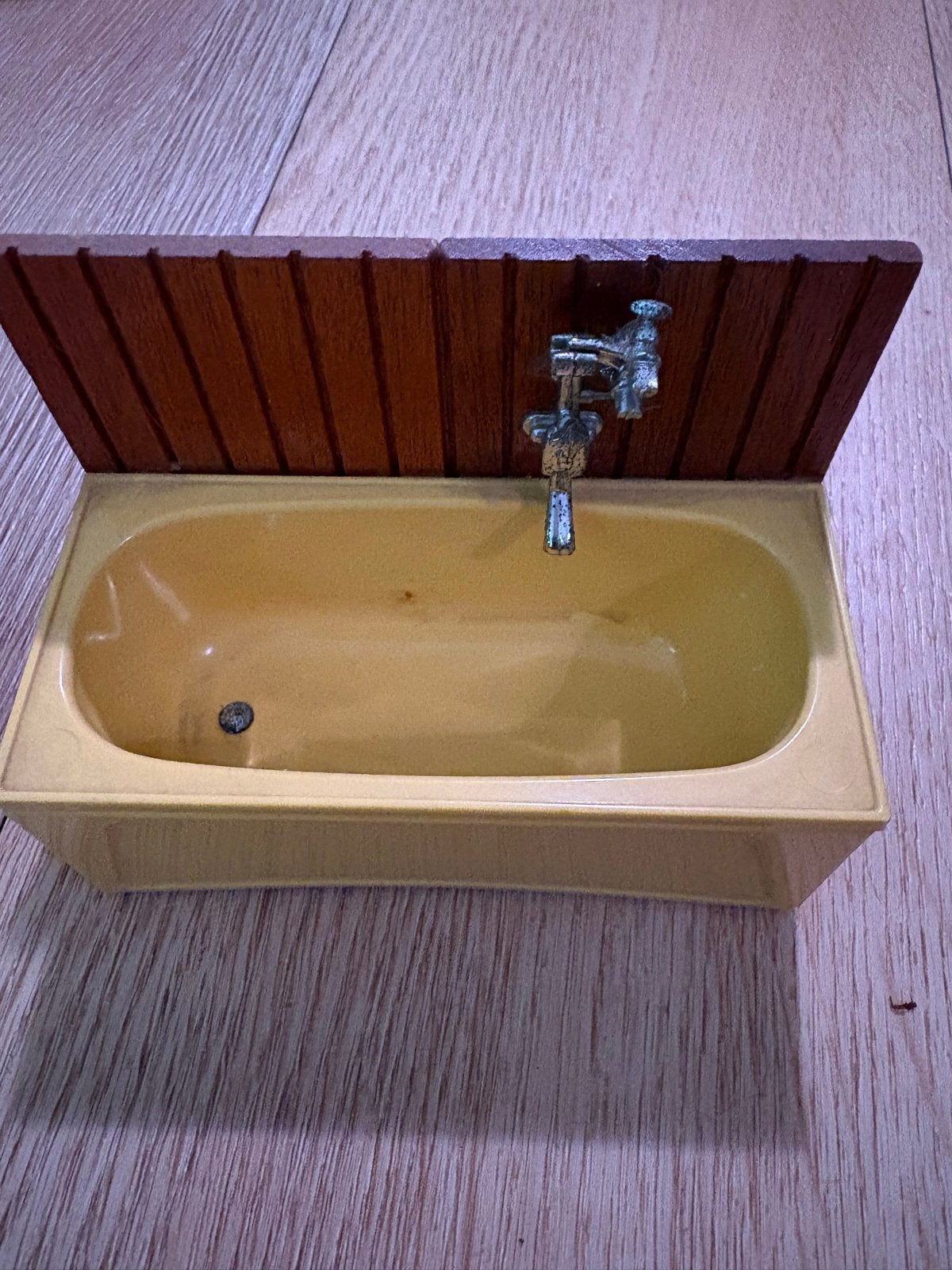Lundby Meubeltjes: Badkamer Set (Bad en Toilet), Ophalen of Verzenden, Gebruikt, Jongen of Meisje