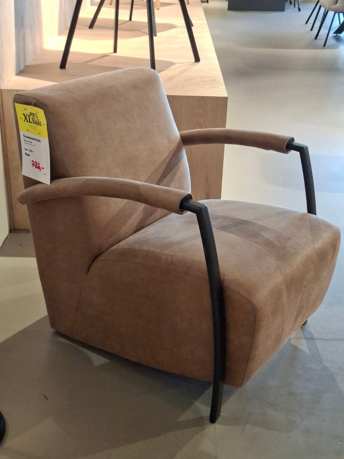Showroommodel Montel Fauteuil Suzy Microleder, Huis en Inrichting, Fauteuils, Ophalen, Nieuw, Metaal