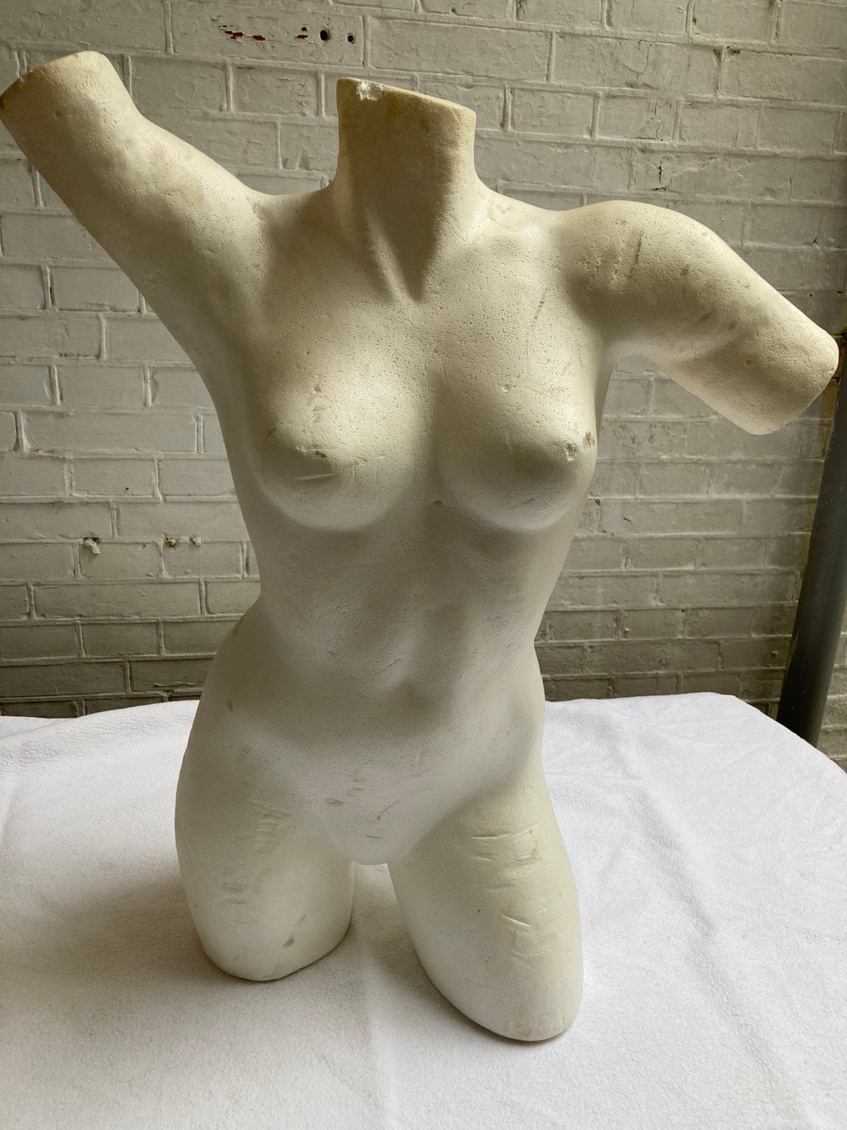 Elegante vrouwenbuste, Antiek en Kunst, Ophalen, Buste, Wit, Overige materialen