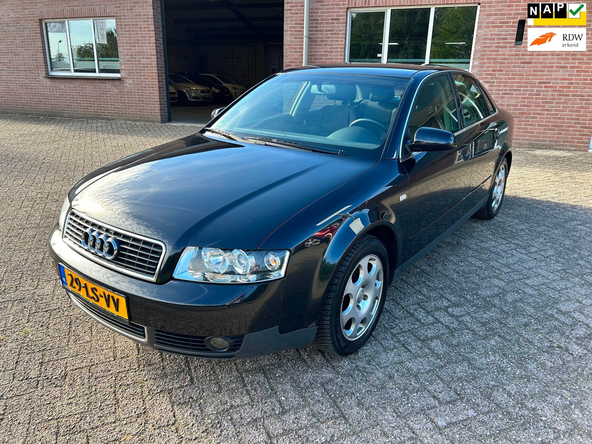 Audi A4 Limousine 1.6 // Inruilkoopje // APK 2-5-2027, Gebruikt, 680 kg, 4 cilinders, A4