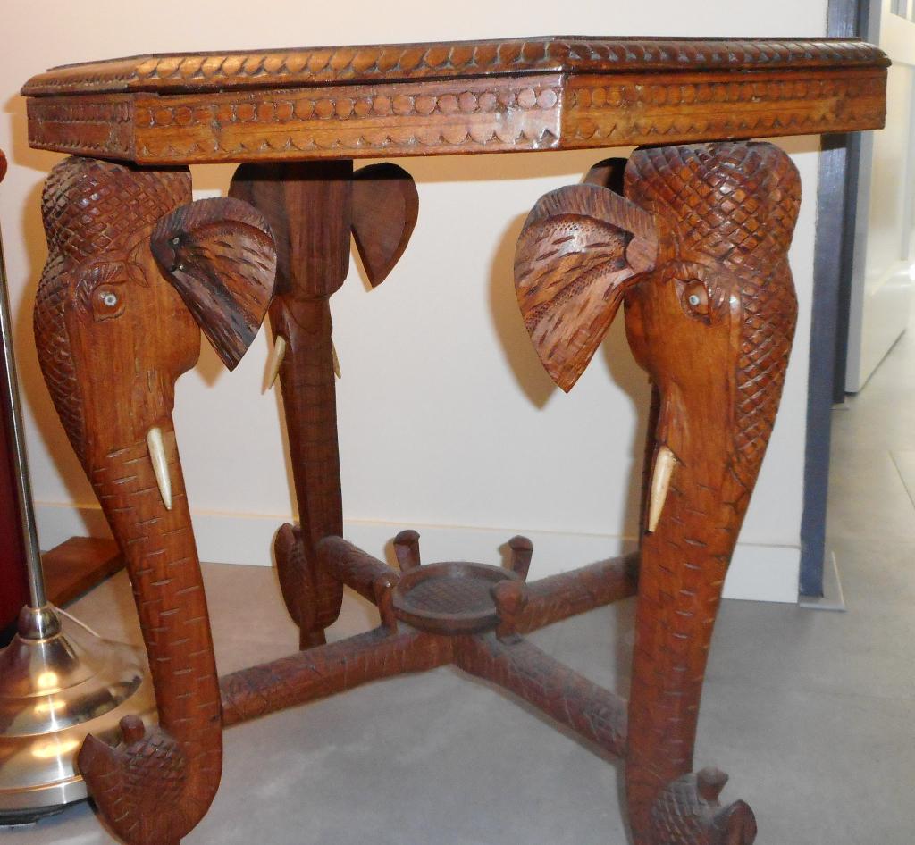 Antieke bijzettafel, Ophalen