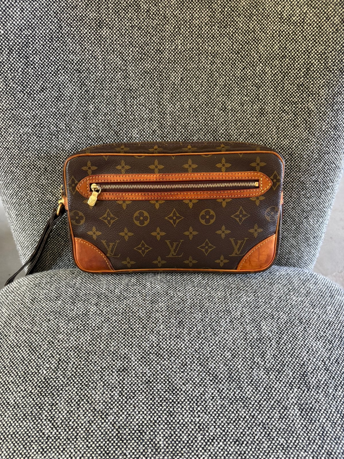 Louis Vuitton Pouch, Sieraden, Tassen en Uiterlijk, Tassen | Damestassen, Ophalen of Verzenden, Zo goed als nieuw, Bruin, Avondtasje