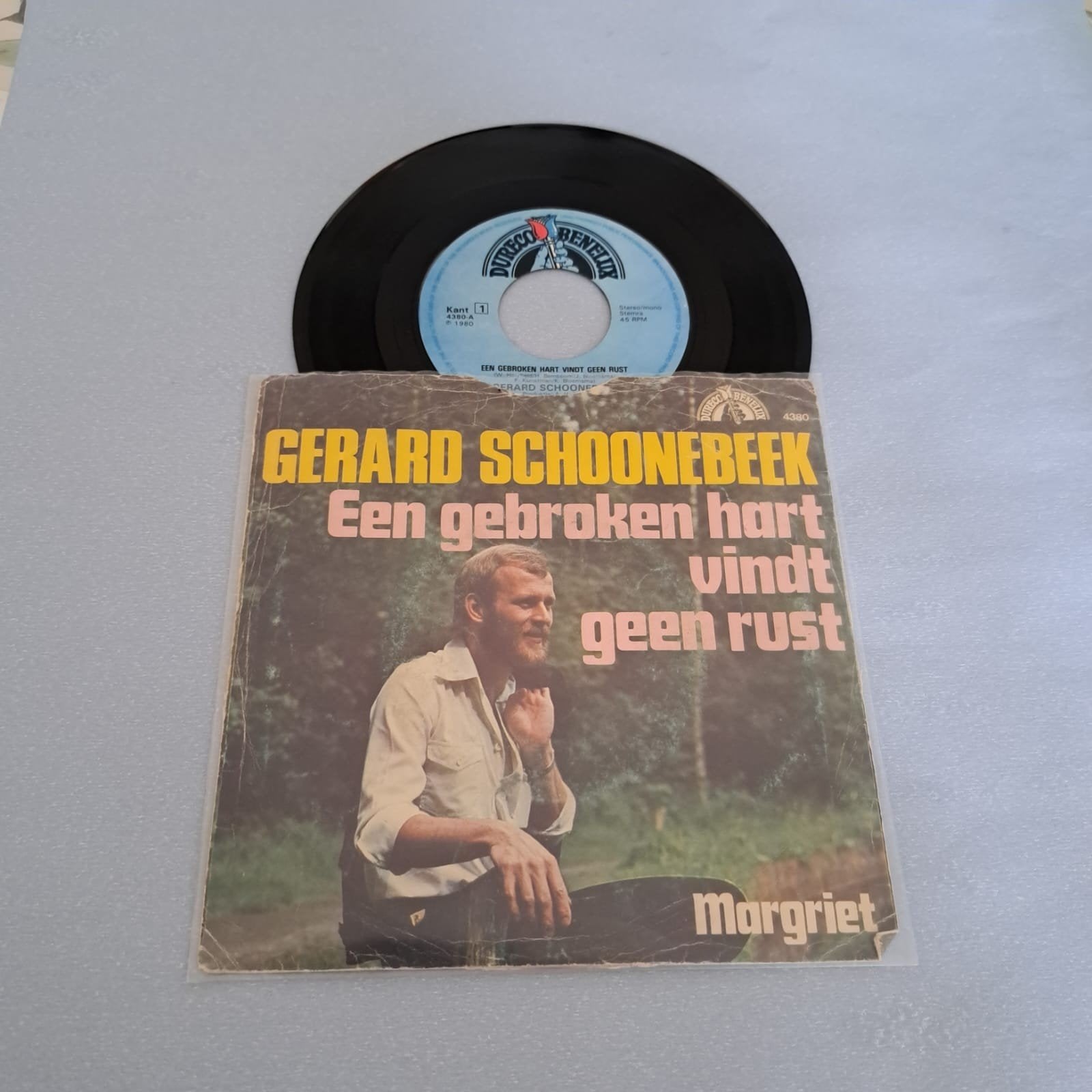 Gerard Schoonebeek - Een gebroken hart vindt geen rust l, Ophalen, Gebruikt, 7 inch, EP