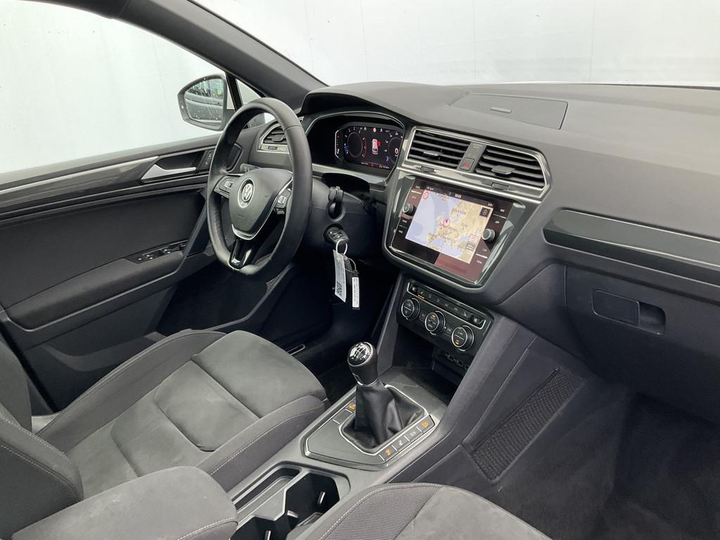 Volkswagen Tiguan 1.5 TSI R-Line Business Pano Carplay Massa, Voorwielaandrijving, Euro 6, 4 cilinders, Wit