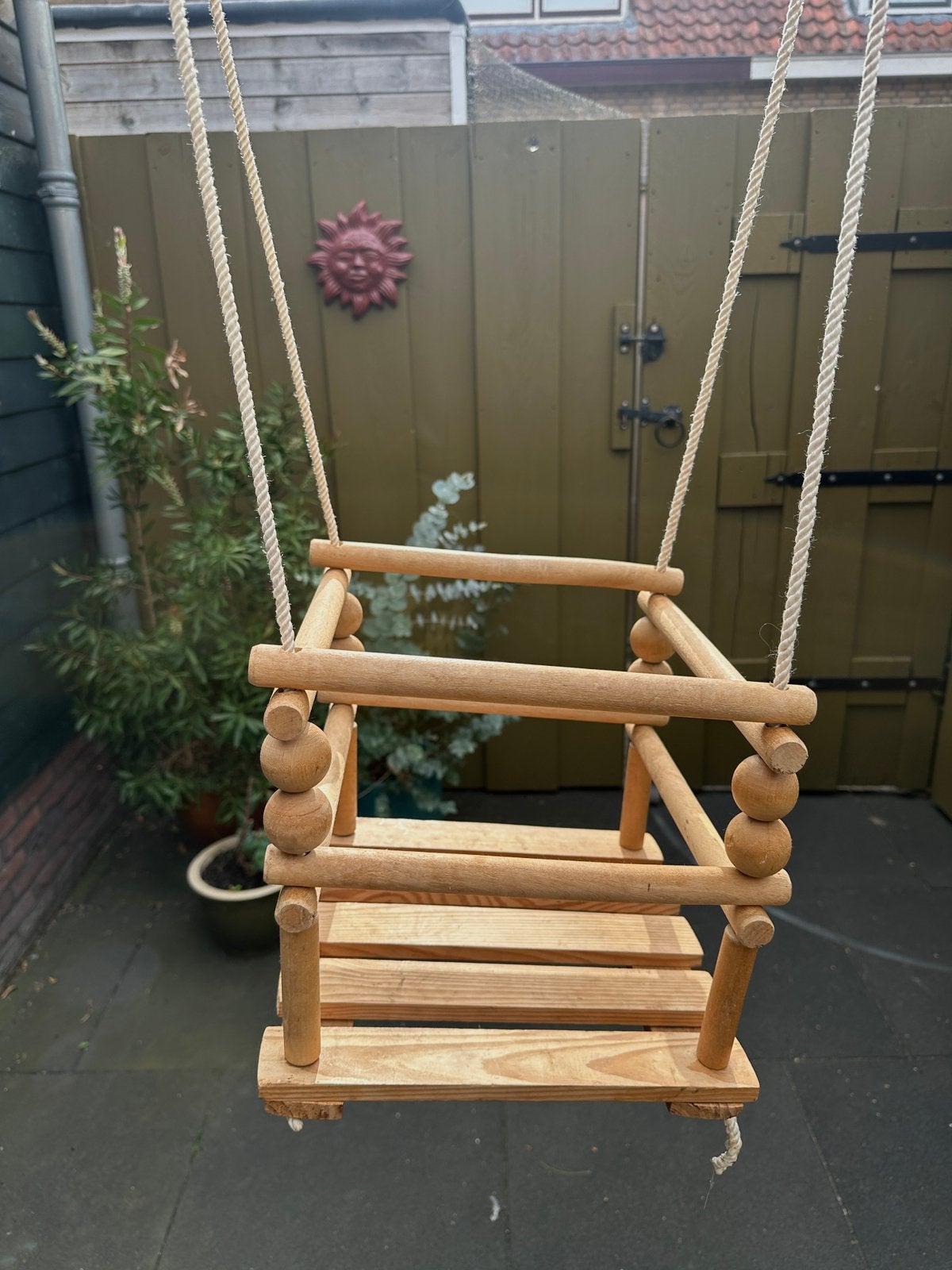 Houten kinderschommel, Ophalen, -, -, Zo goed als nieuw