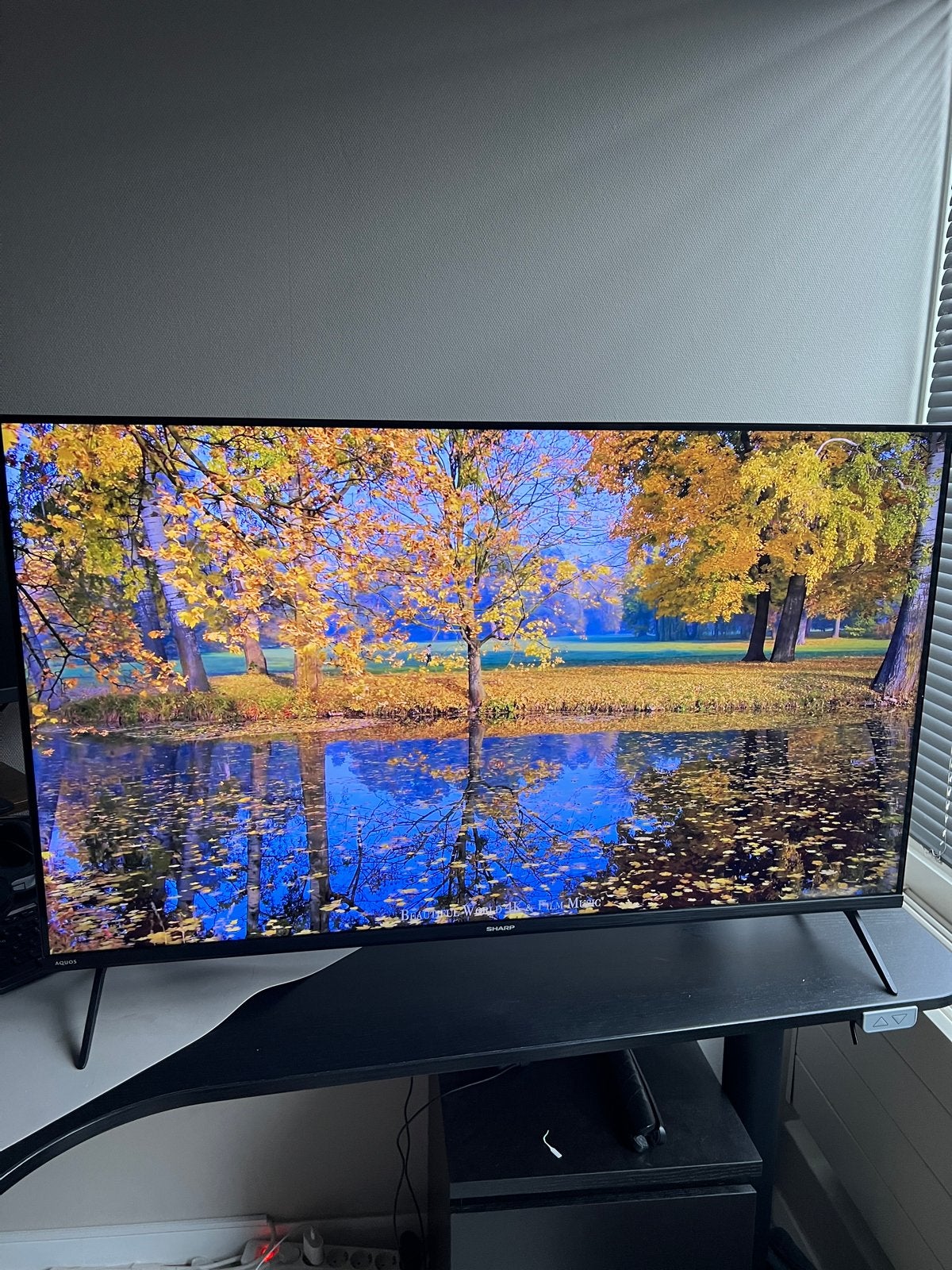 Sharp 43" 4K UHD Smart QLED TV - 2024 heel weinig gebruikt, Ophalen, QLED, 50 Hz, Zo goed als nieuw