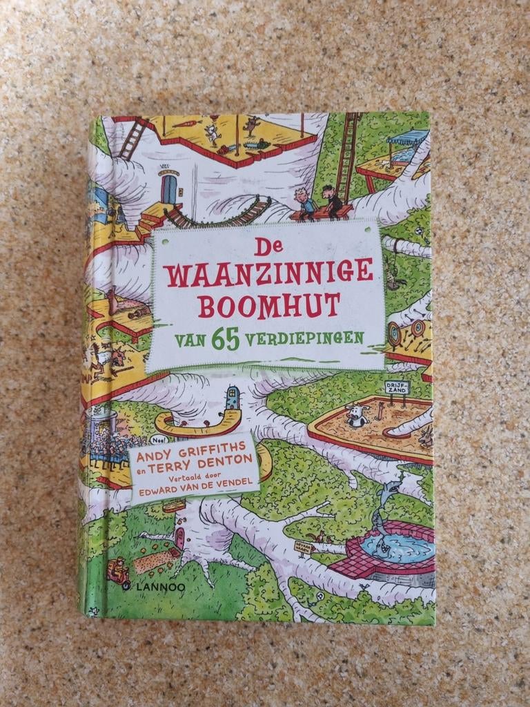 De boomhut van 65 verdiepingen, Boeken, Ophalen of Verzenden, Zo goed als nieuw